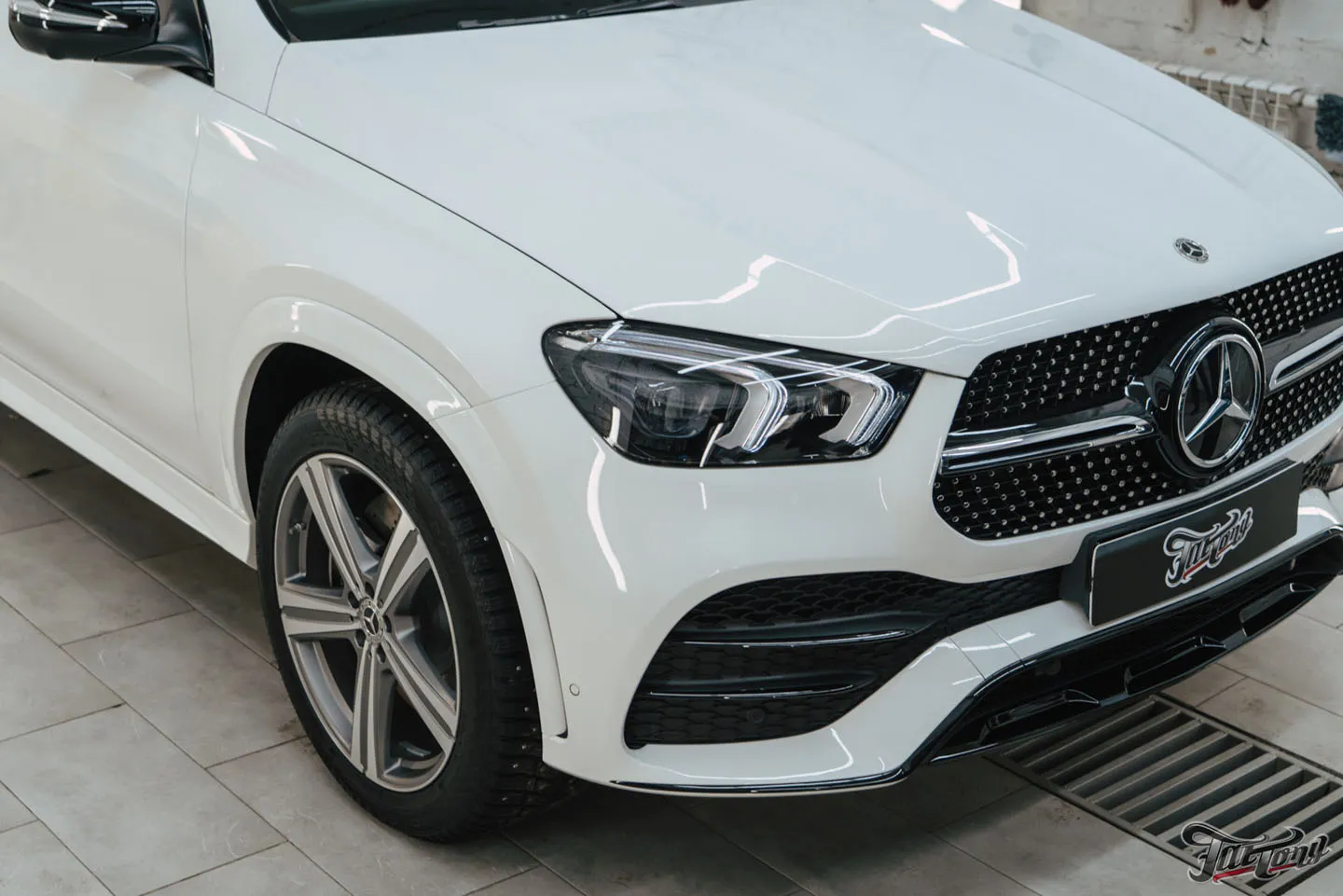 Оклейка Mercedes GLE полиуретаном и детейлинг салона